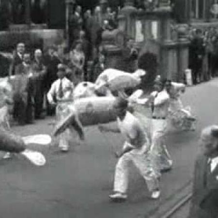 Chinezen in Nederland vieren de overwinning 9 sept 1945